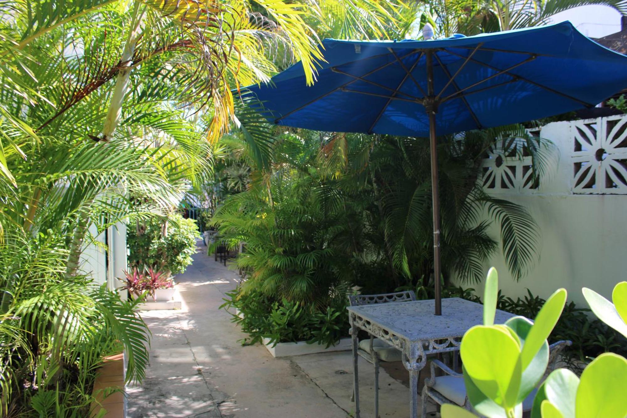 Numero Uno Beach Apartments San Juan Luaran gambar