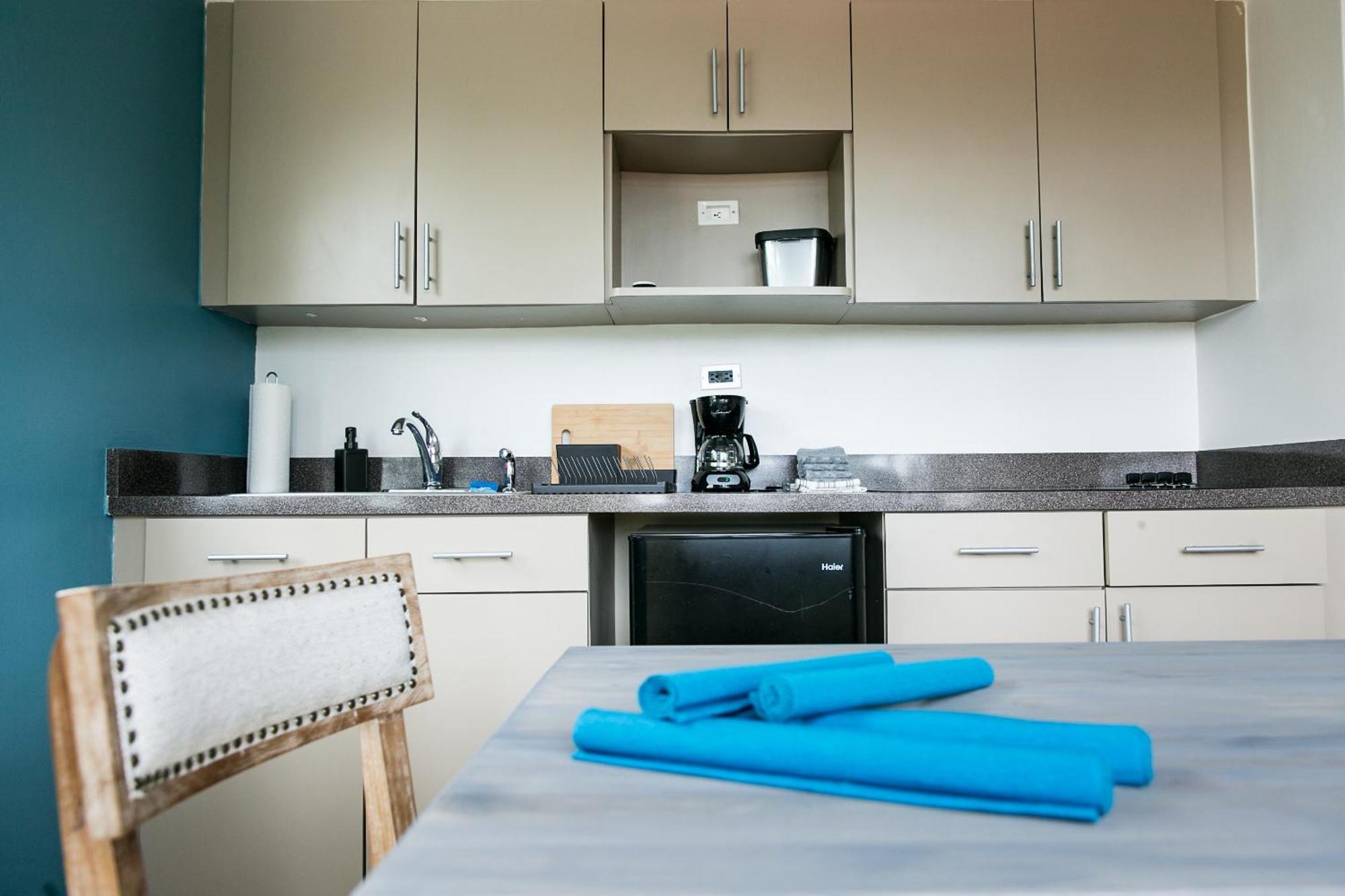 Numero Uno Beach Apartments San Juan Luaran gambar