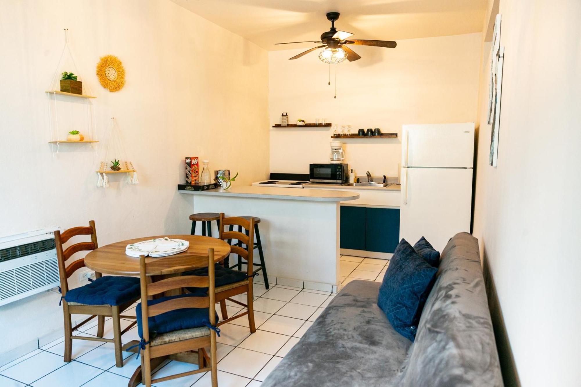 Numero Uno Beach Apartments San Juan Luaran gambar
