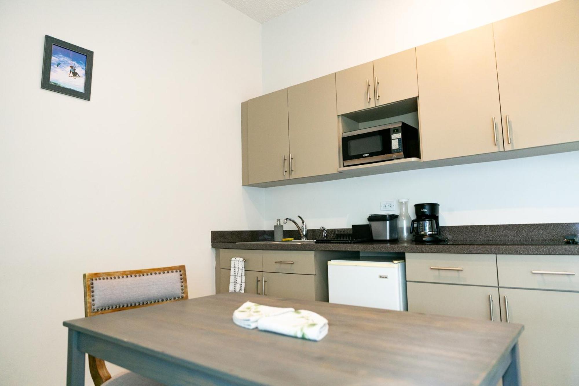 Numero Uno Beach Apartments San Juan Luaran gambar