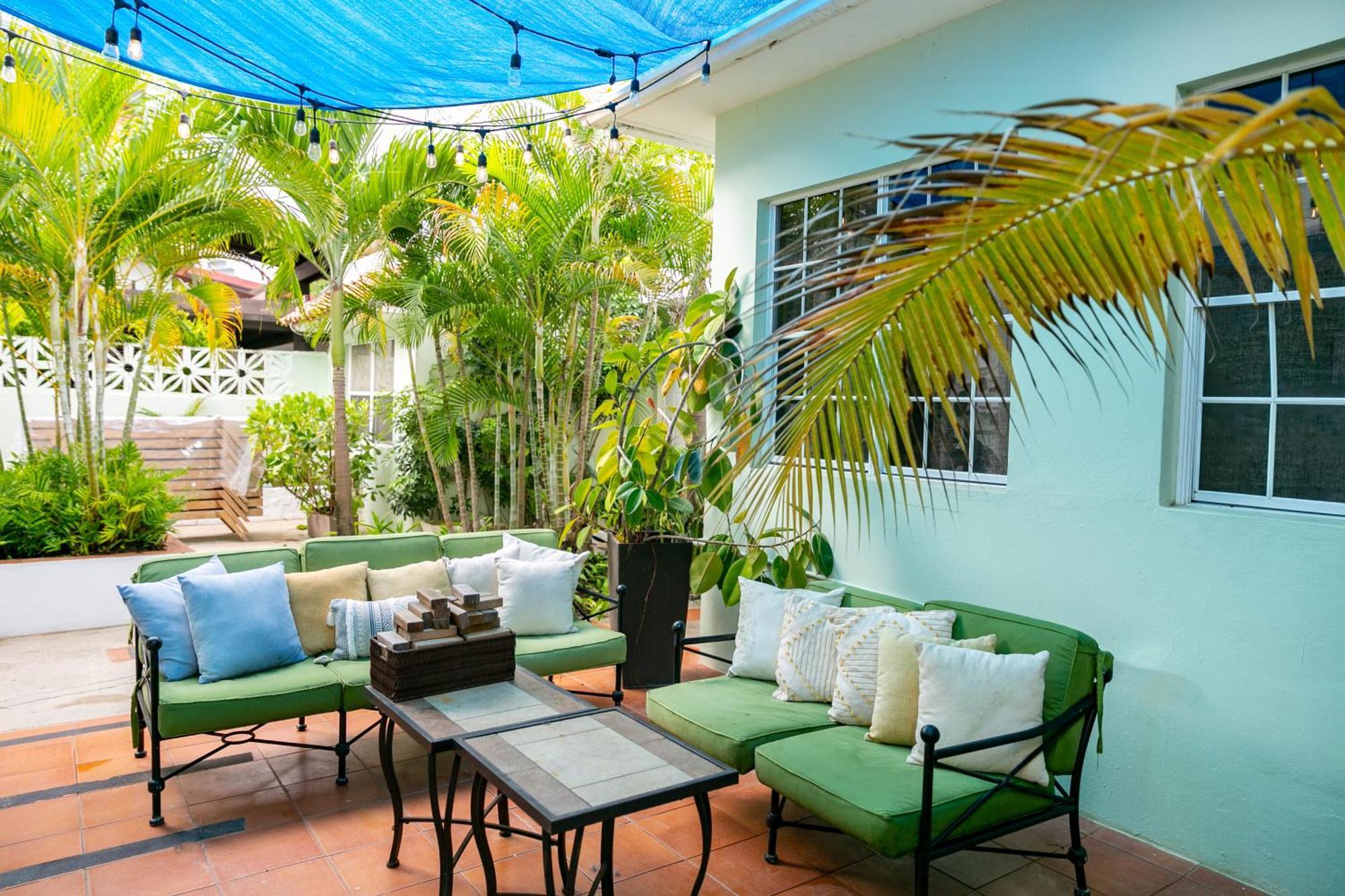 Numero Uno Beach Apartments San Juan Luaran gambar