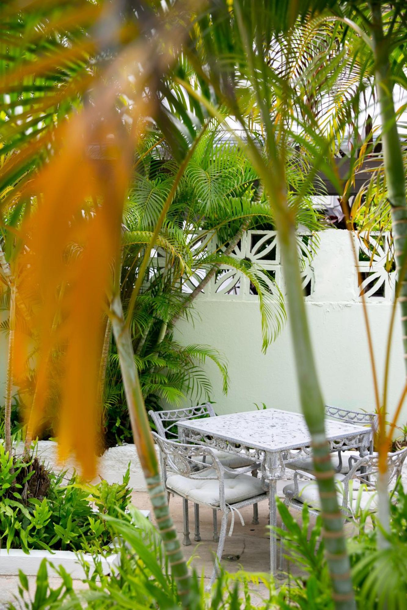 Numero Uno Beach Apartments San Juan Luaran gambar